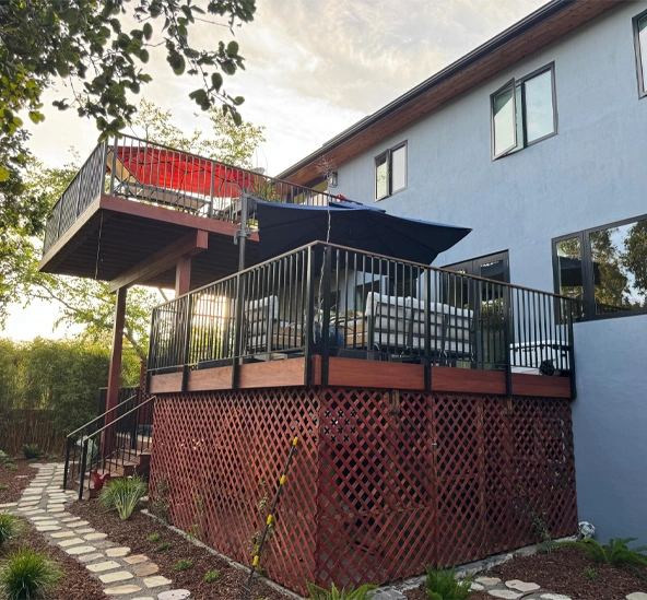 Custom deck railing installation