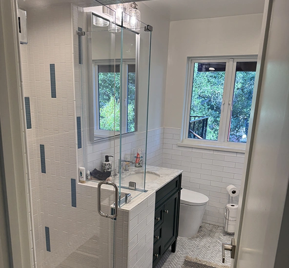 Beautifully Renovated Modern Bathroom