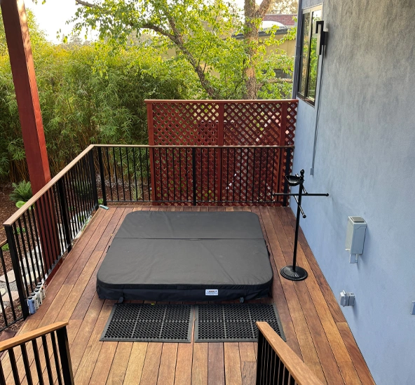 Stylish Outdoor Entertainment Space